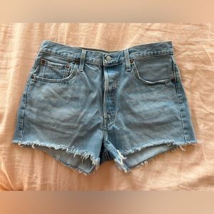 Levi’s 501 high rise light wash denim shorts 32